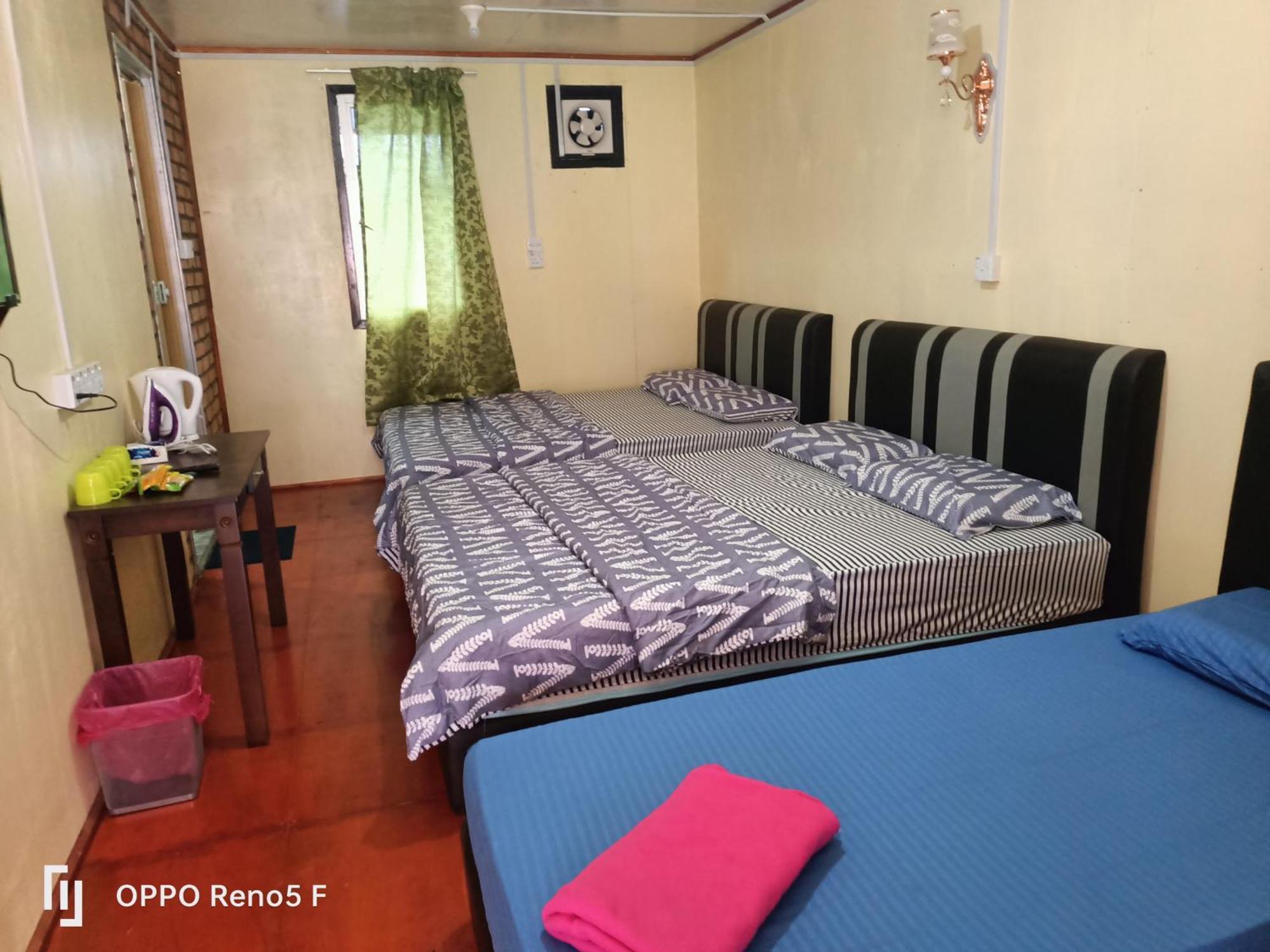 Strawberry Rest House Mesilou Kampong Kundassan Exterior foto