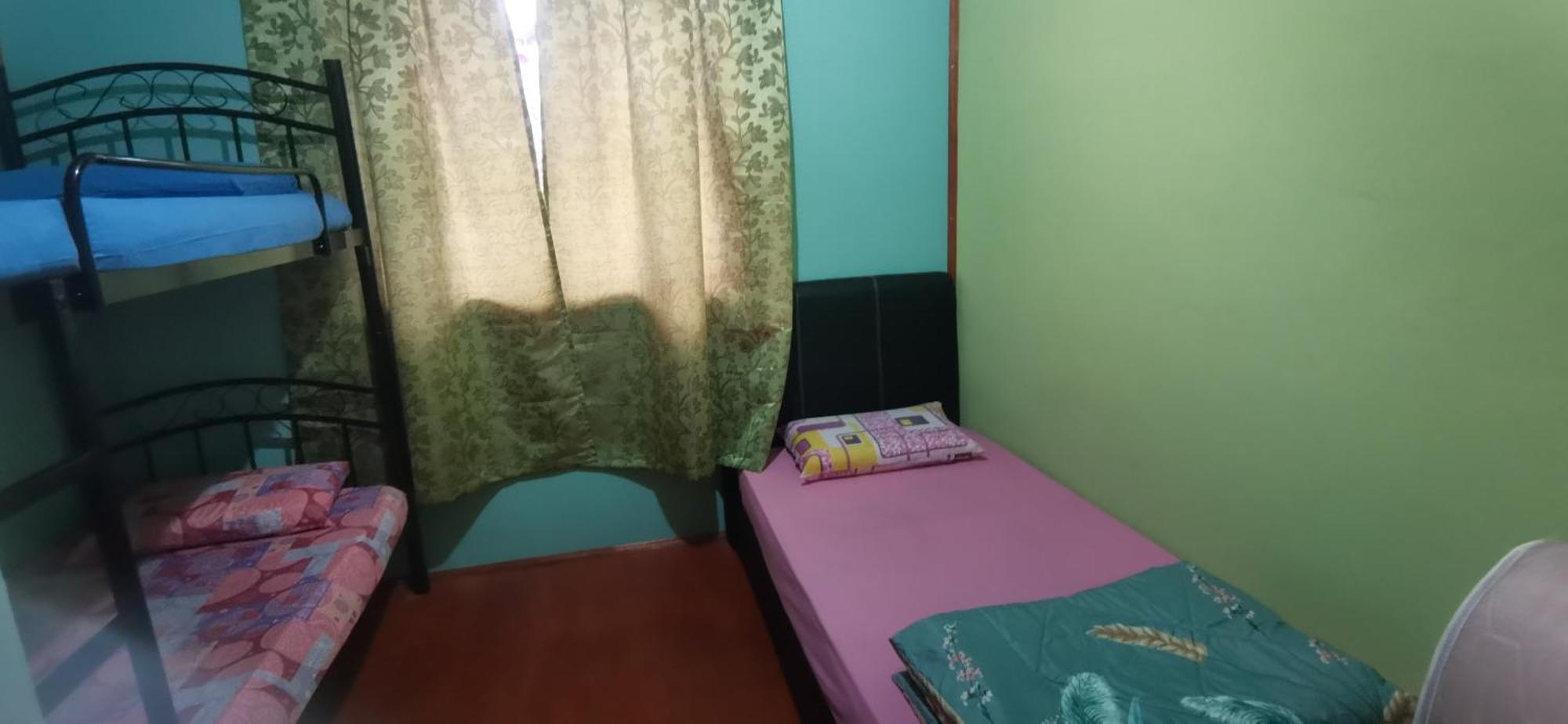 Strawberry Rest House Mesilou Kampong Kundassan Quarto foto