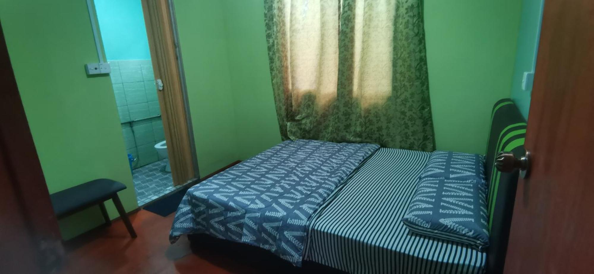 Strawberry Rest House Mesilou Kampong Kundassan Quarto foto
