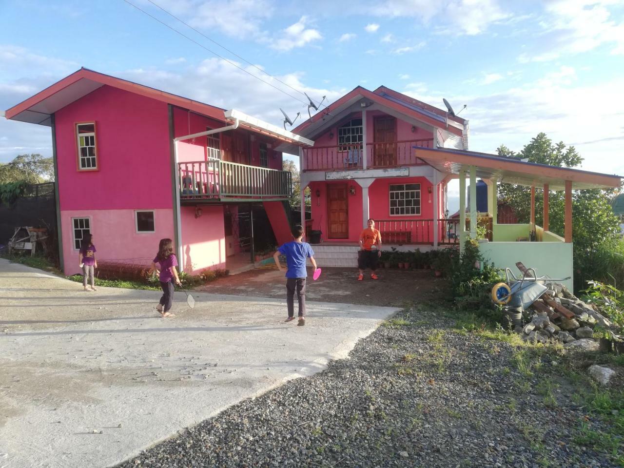 Strawberry Rest House Mesilou Kampong Kundassan Exterior foto