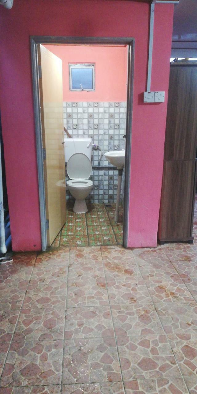 Strawberry Rest House Mesilou Kampong Kundassan Exterior foto